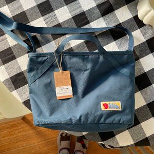Fjallraven Vardag Crossbody Bag (NWT)